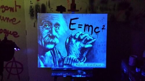 EINSTEIN E=MC2 - Toile 92x73cm - Peinture sur toile, acrylique fluo et peinture invisible offrant une vue de jour et une vue de nuit.