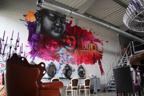 INDE ET SENS - Fresque grand format 10m x 7m réalisée sur le thème de l’Inde pour un salon de coiffure