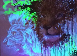 LION - Toile 100x120cm - Peinture sur toile, acrylique fluo et peinture invisible offrant une vue de jour et une vue de nuit