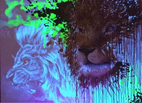 LION - Toile 100x120cm - Peinture sur toile, acrylique fluo et peinture invisible offrant une vue de jour et une vue de nuit
